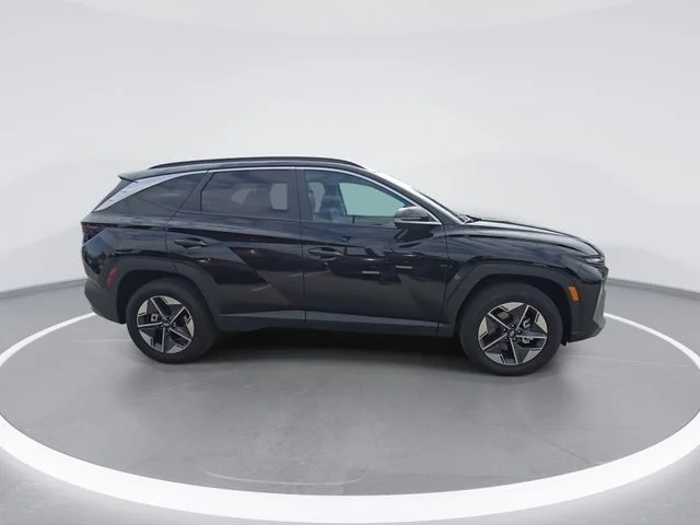Used 2026 Black Hyundai SEL Premium image 9