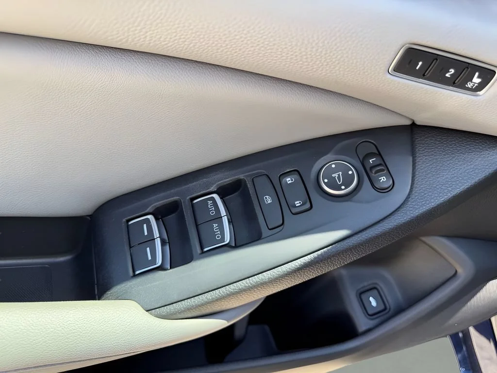 Used 2020  Honda EX-L image 23