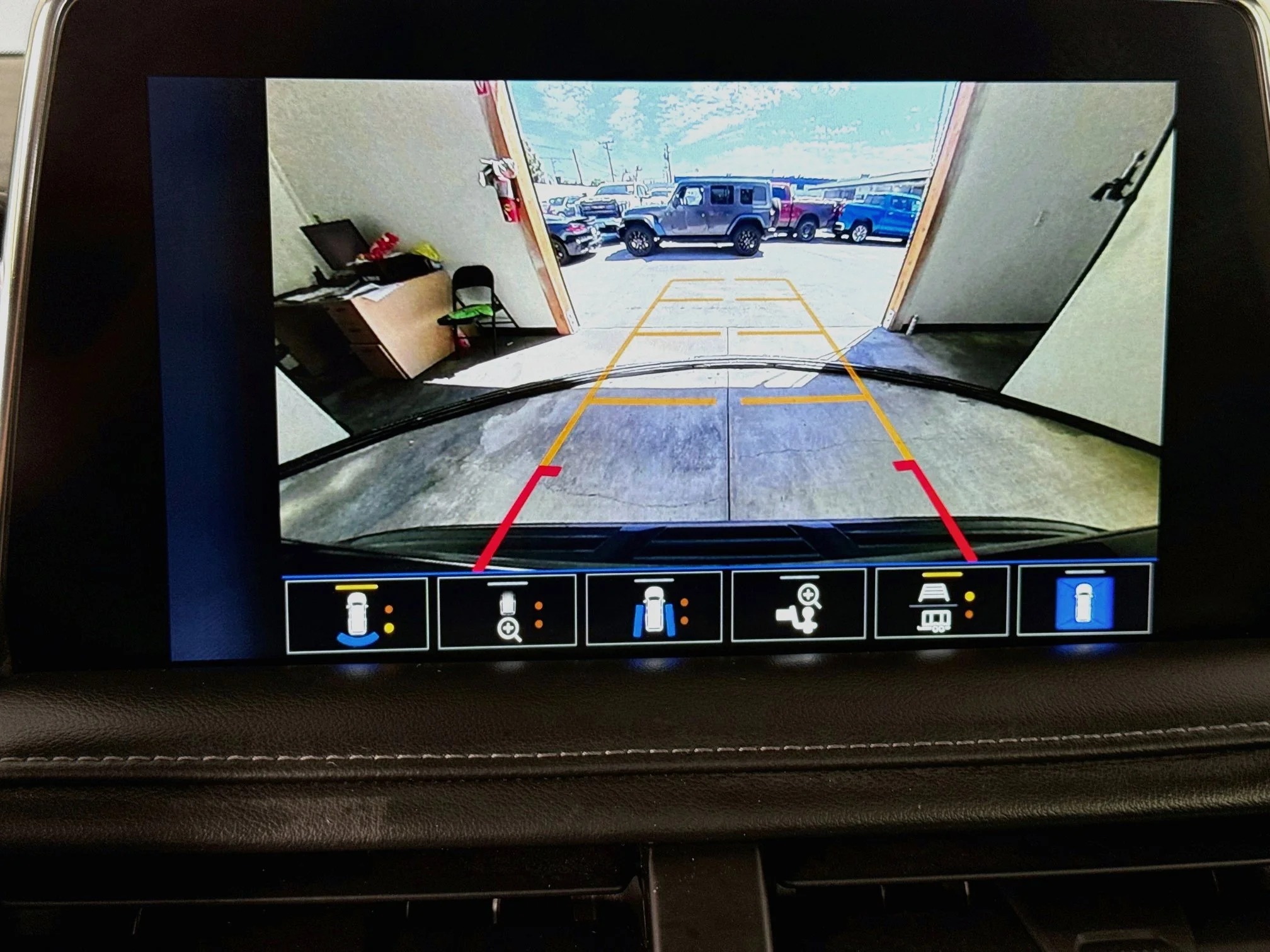 Used 2022 BLACK Chevrolet LT image 16