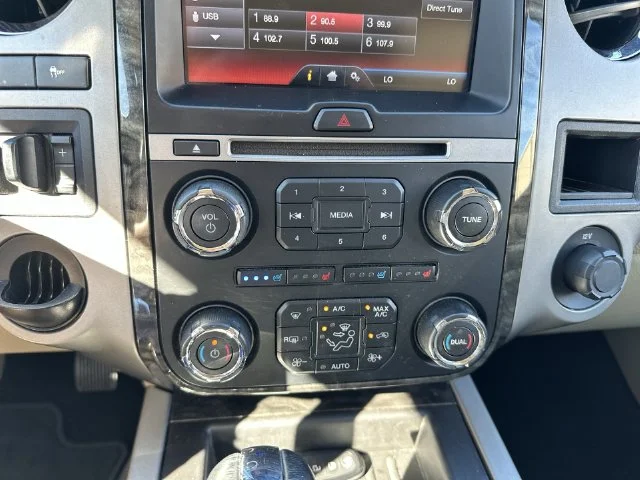 Used 2015 White Ford Limited image 19