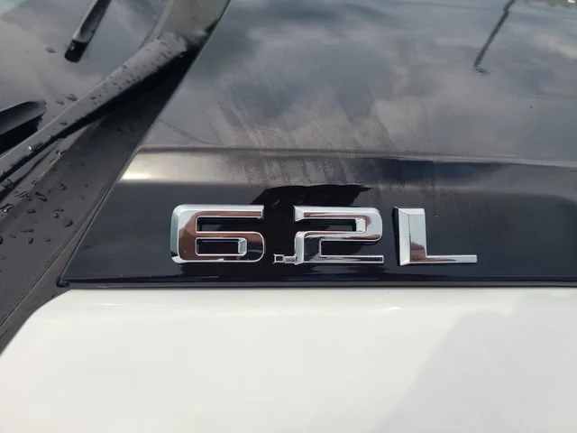 New 2026 Summit White Chevrolet ZR2 image 31