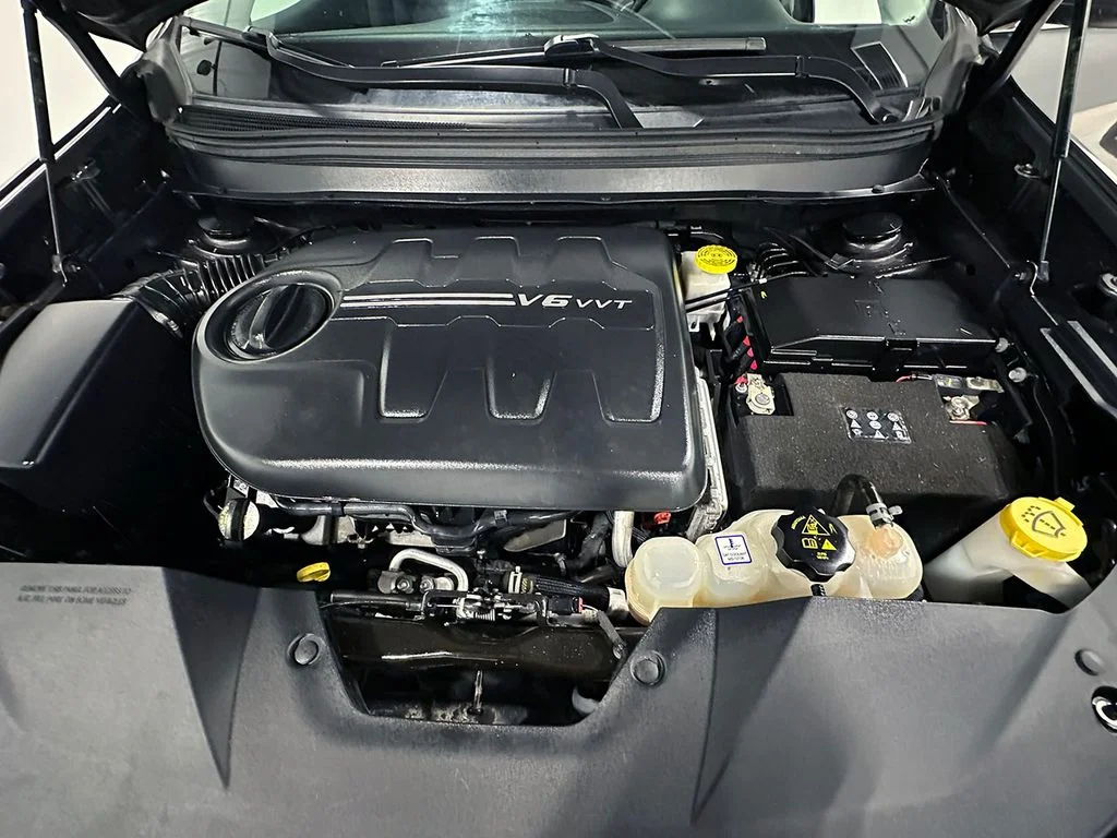Used 2020 Gray Jeep Limited image 39