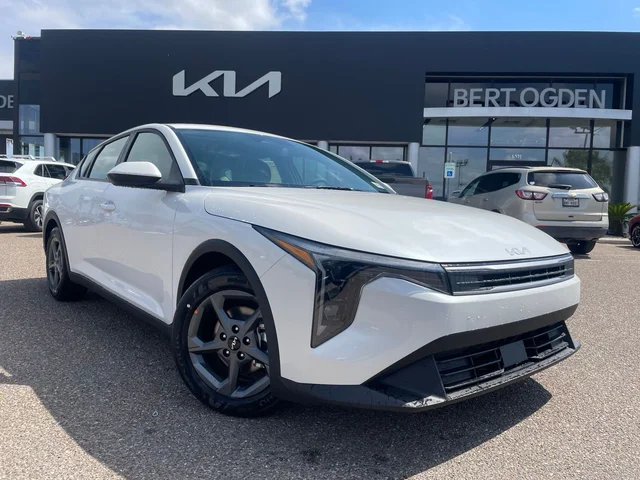 2026 Kia K4 LXS