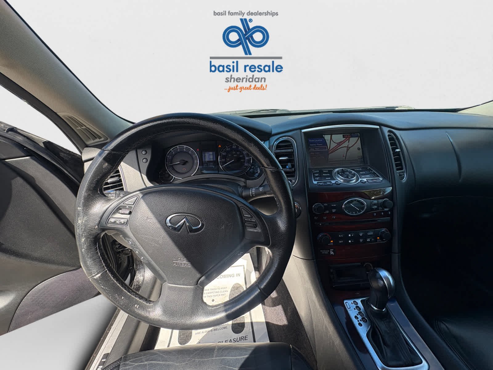 Used 2015 Black Obsidian INFINITI Journey image 12