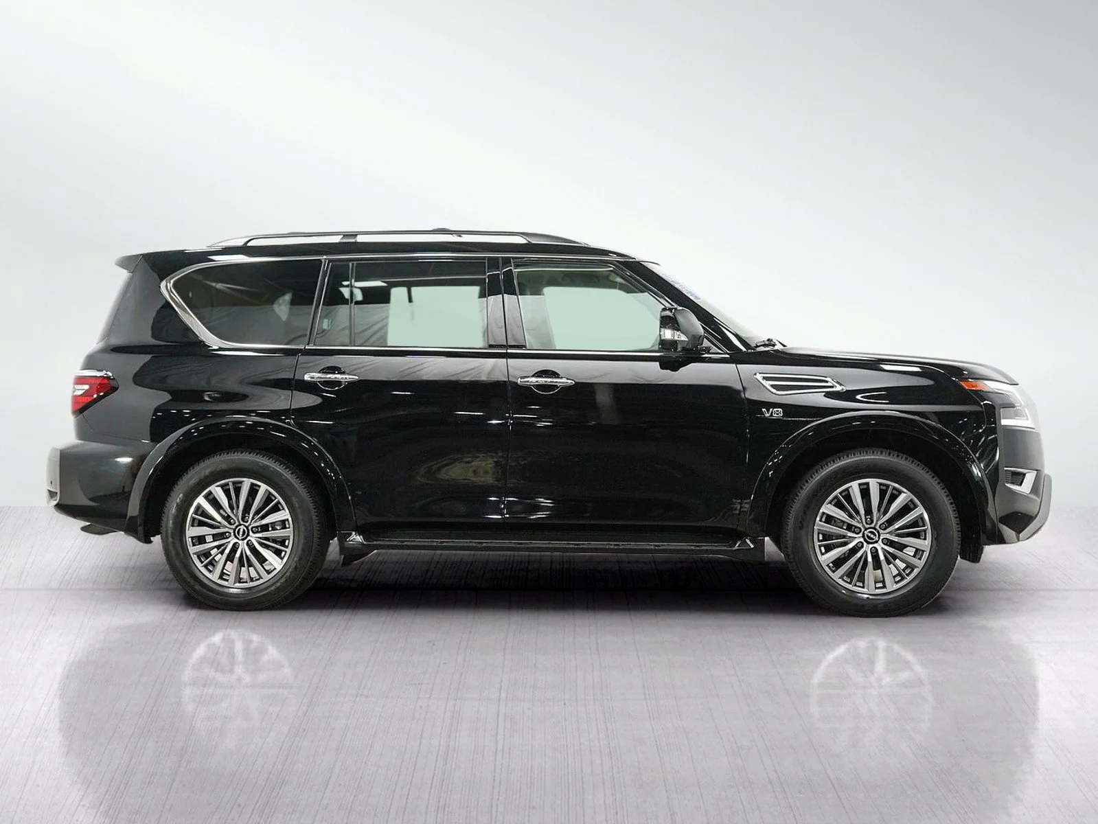 Used 2022  Nissan SL image 6