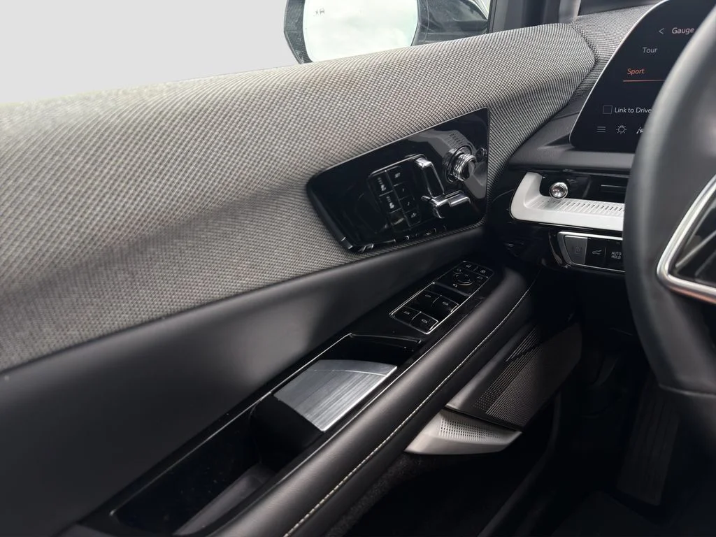 Used 2025 Silver Cadillac Luxury image 12