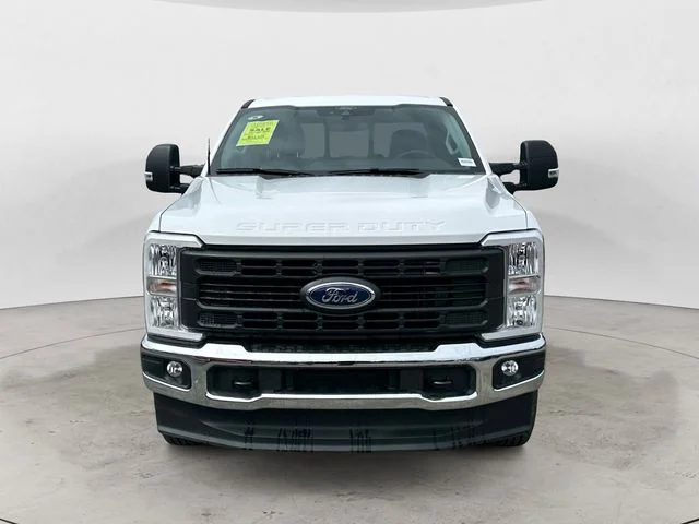 New 2026 Oxford White Ford XL image 8