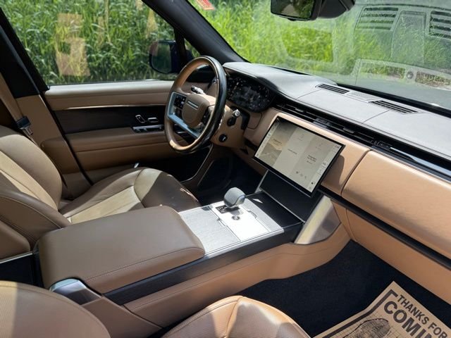 Used 2024 Carpathian Gray Premium Metallic Land Rover Autobiography image 19