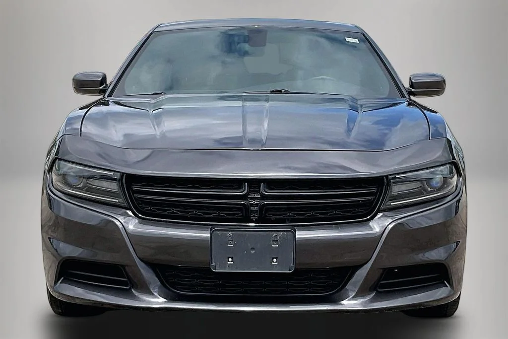 Certified Used 2022 Gray Dodge SXT image 3