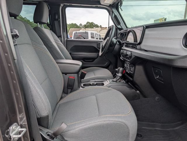 Used 2025 Crystal Metallic Jeep Sport image 31