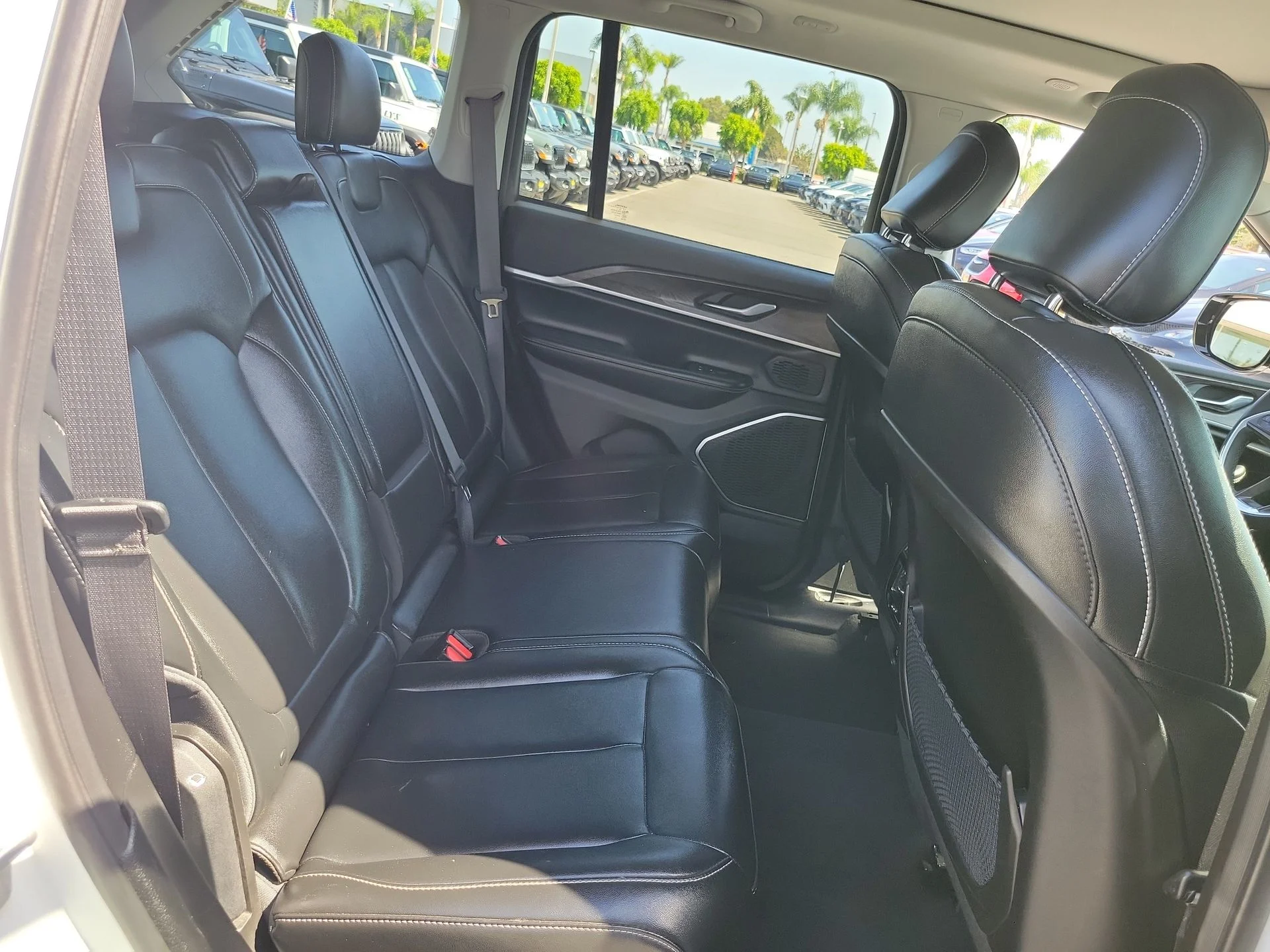 Used 2024 White Jeep 4xe image 22