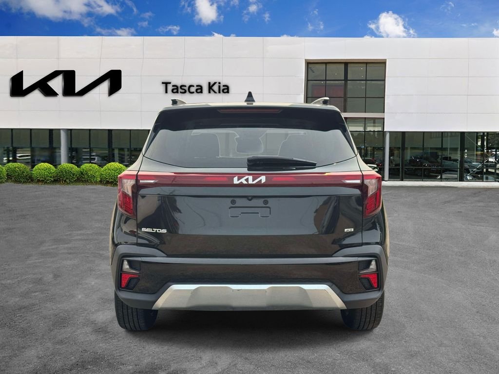 Used 2024 Black Kia EX image 5