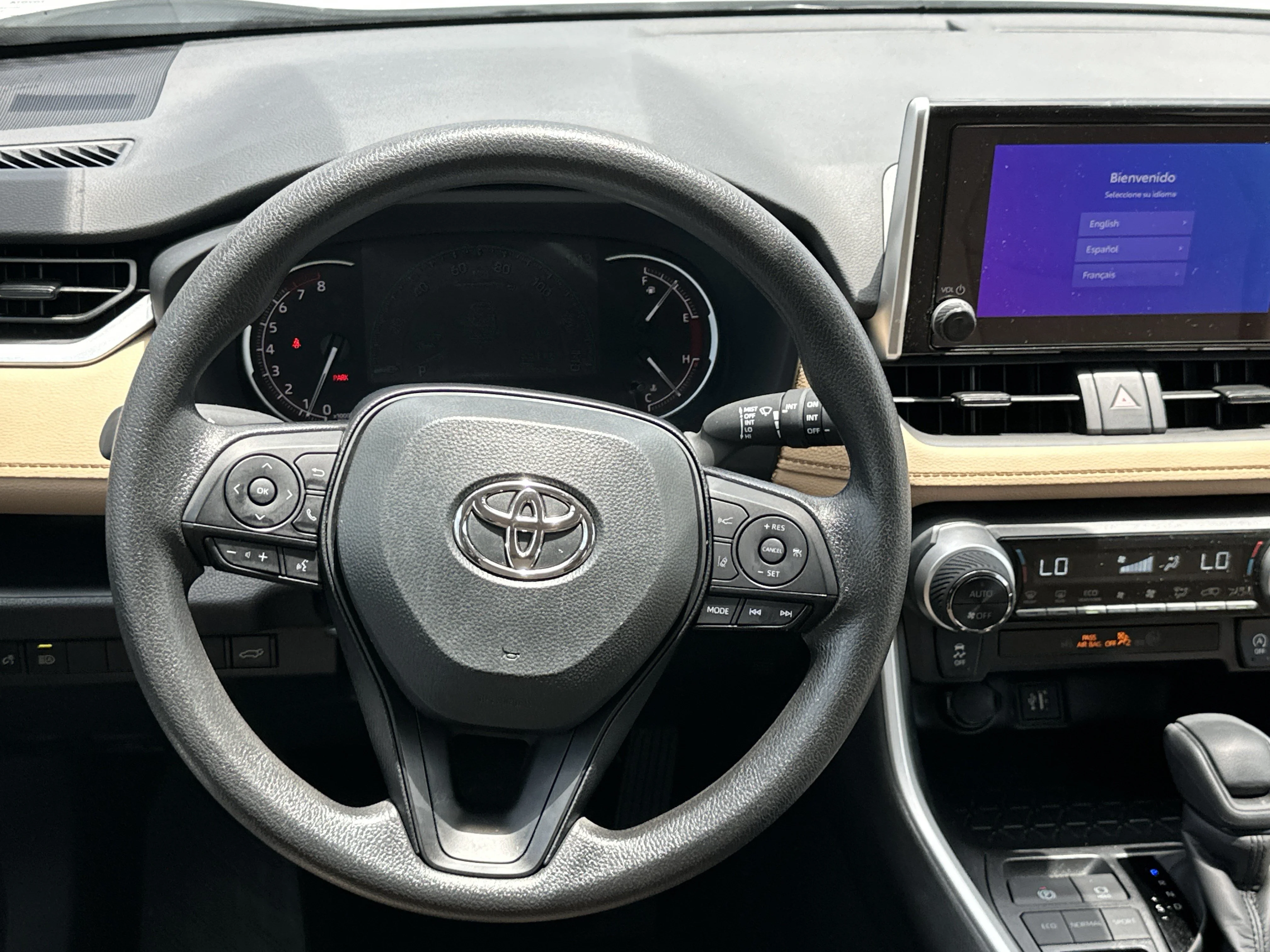 Used 2025 Ice Cap Toyota XLE image 24
