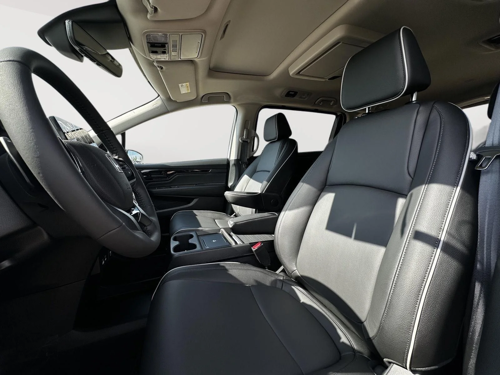 New 2026 Platinum White Pearl Honda Touring image 10