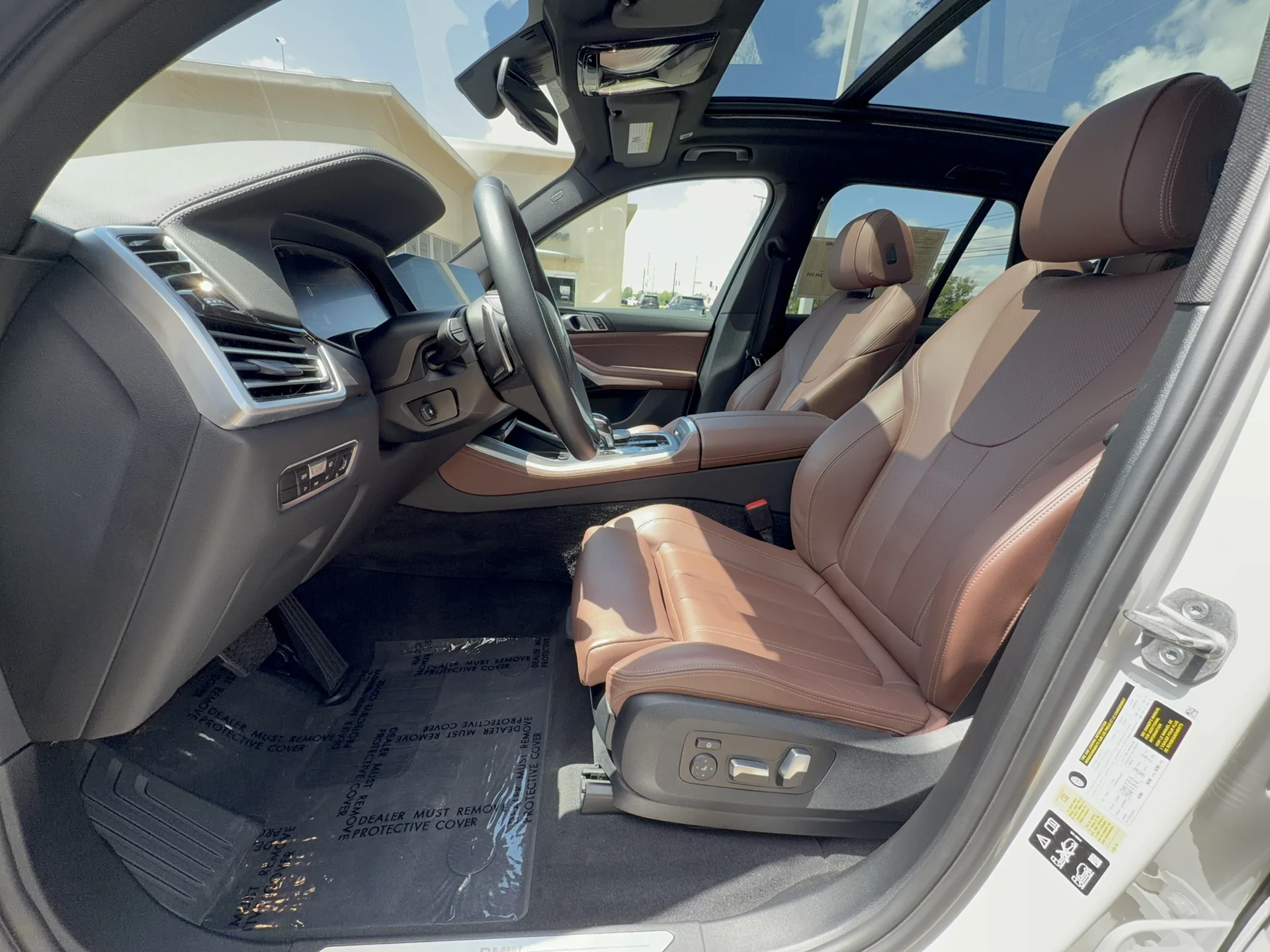 Used 2022 Mineral White Metallic BMW xDrive40i image 9