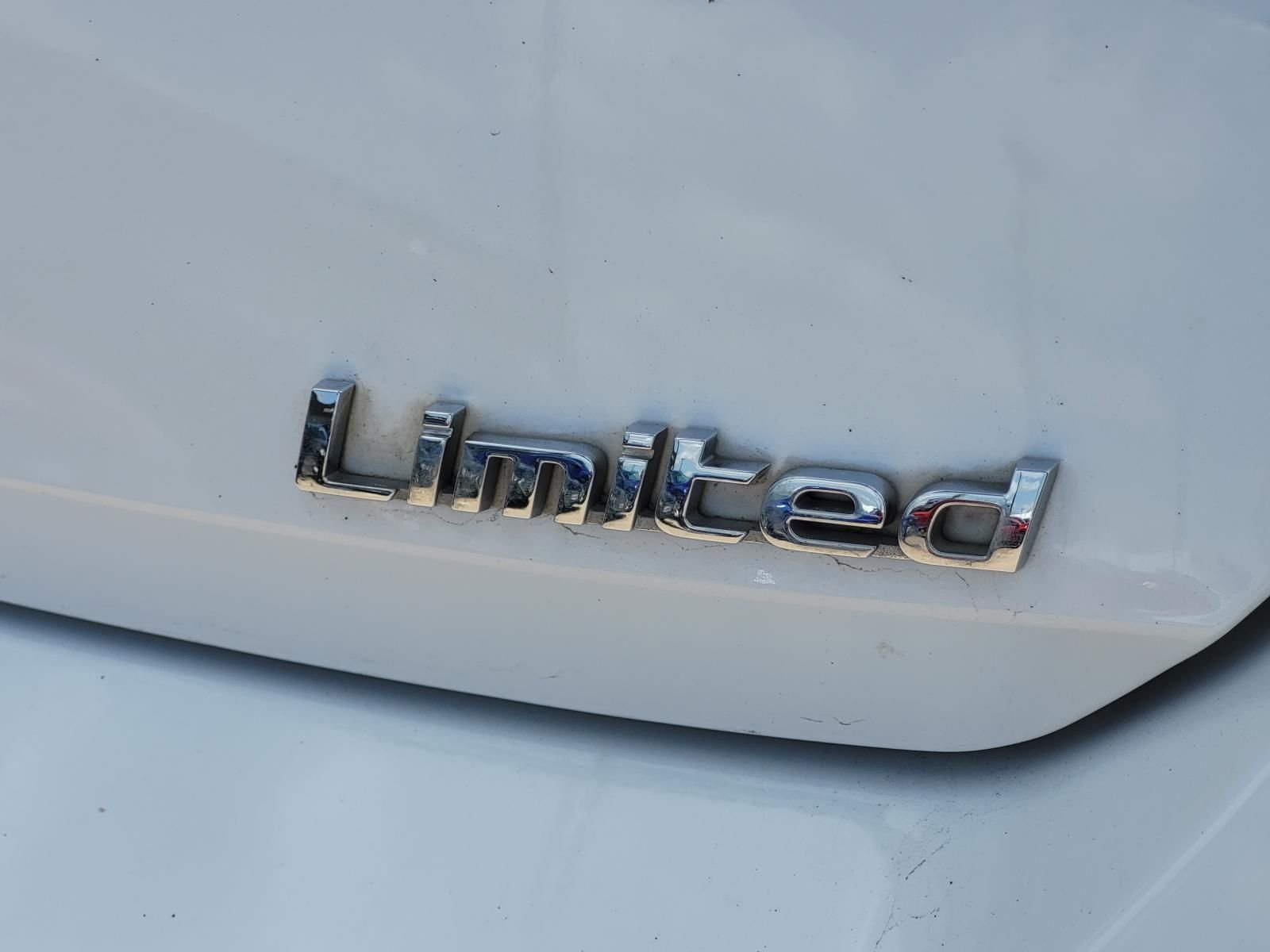 Used 2022 Quartz White Hyundai Limited image 4