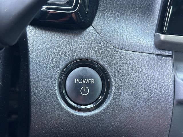 Certified Used 2025  Toyota SE image 29