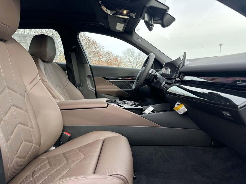 New 2026 Black Sapphire Metallic BMW 530i xDrive image 24