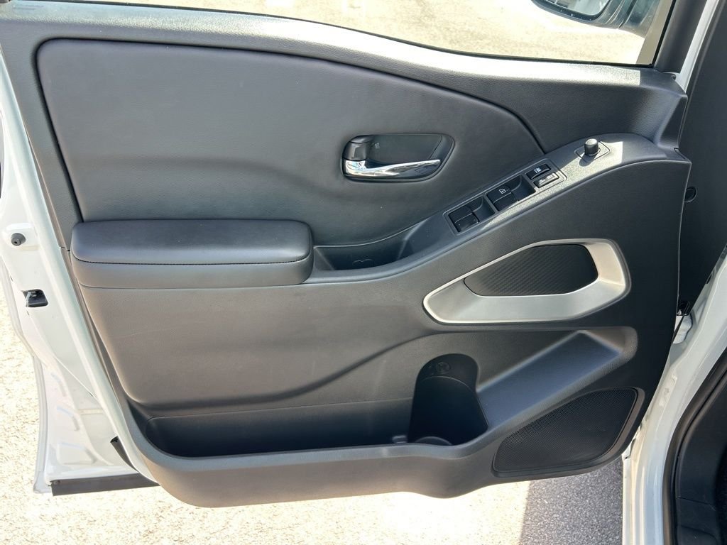 Used 2025 White Nissan SV image 19