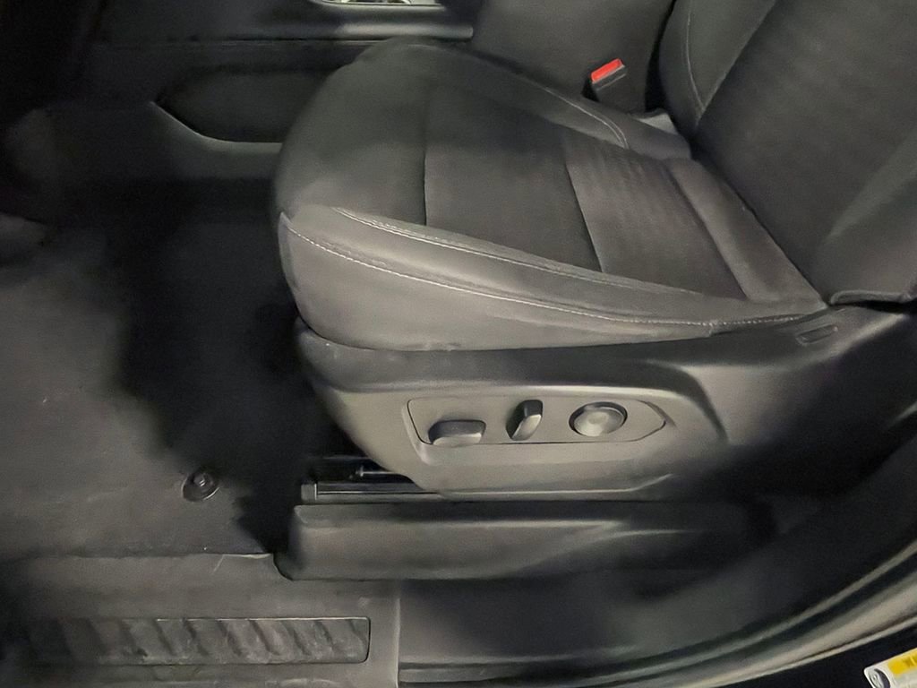 Used 2022 Black Chevrolet LS image 26