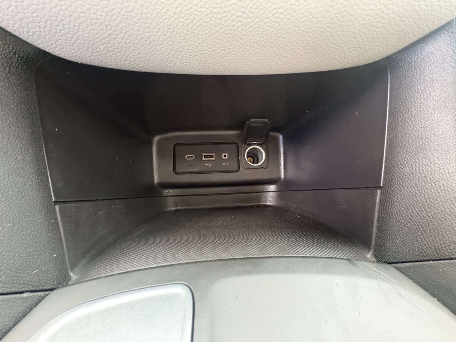 Used 2019 Summit White Chevrolet LS image 30