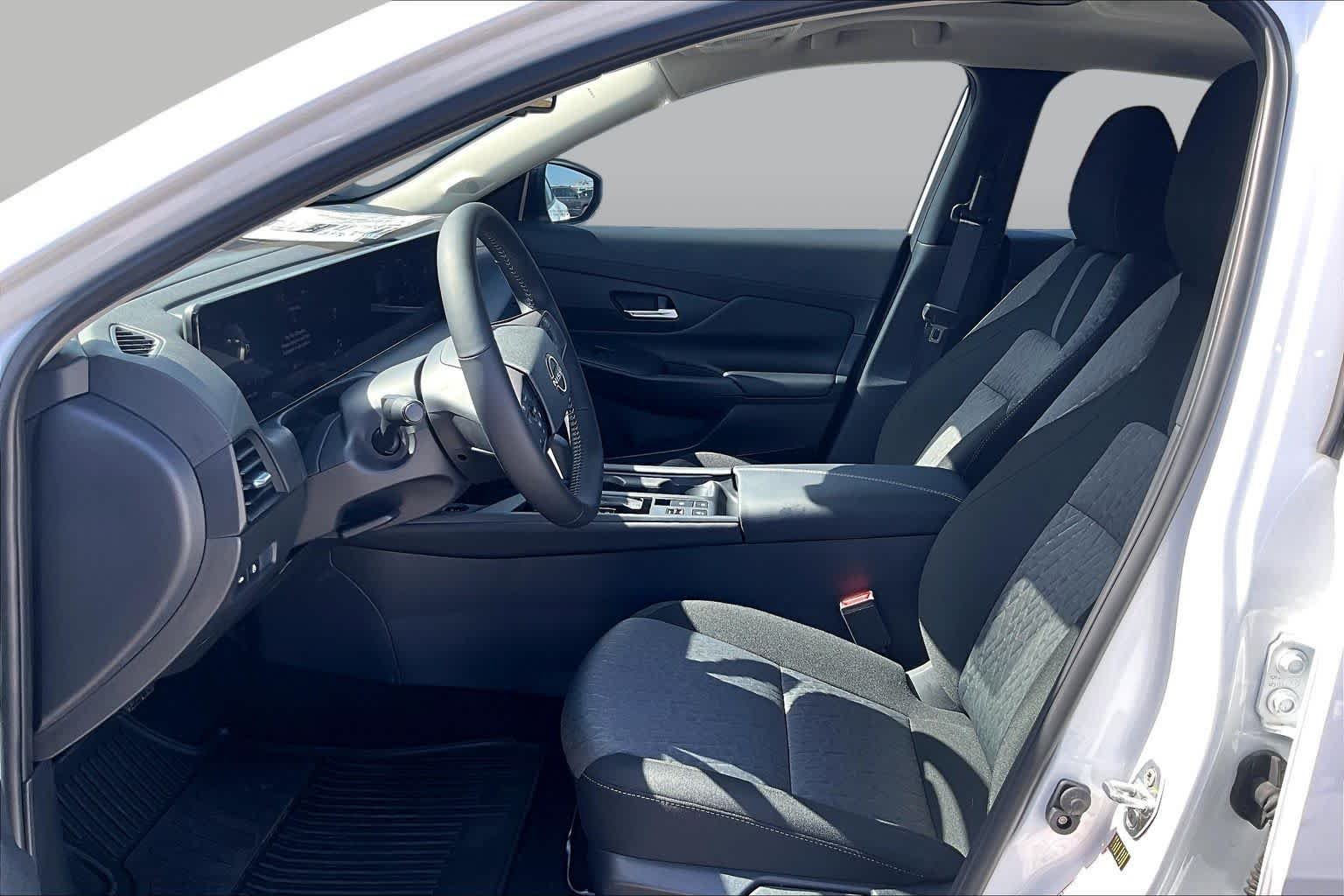 2026 Nissan Sentra SV - Photo 9