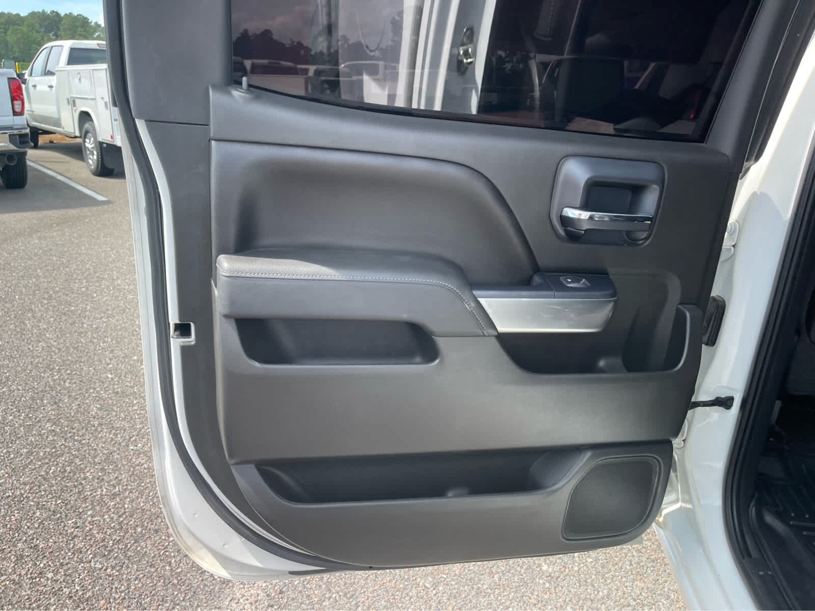Used 2015 SUMMIT WHITE Chevrolet LT image 21
