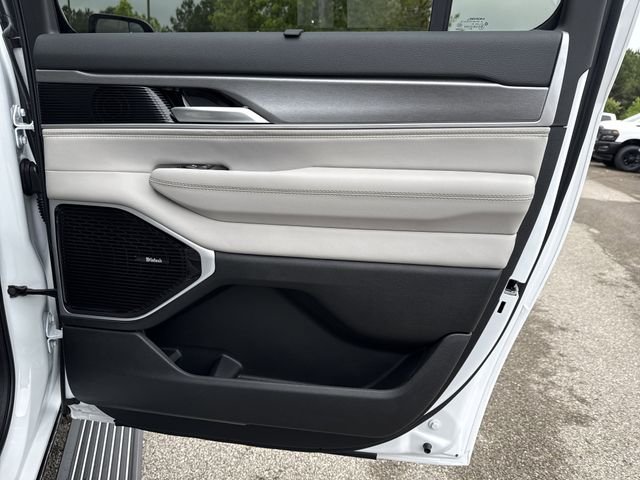 New 2026 White Jeep Limited Reserve image 17