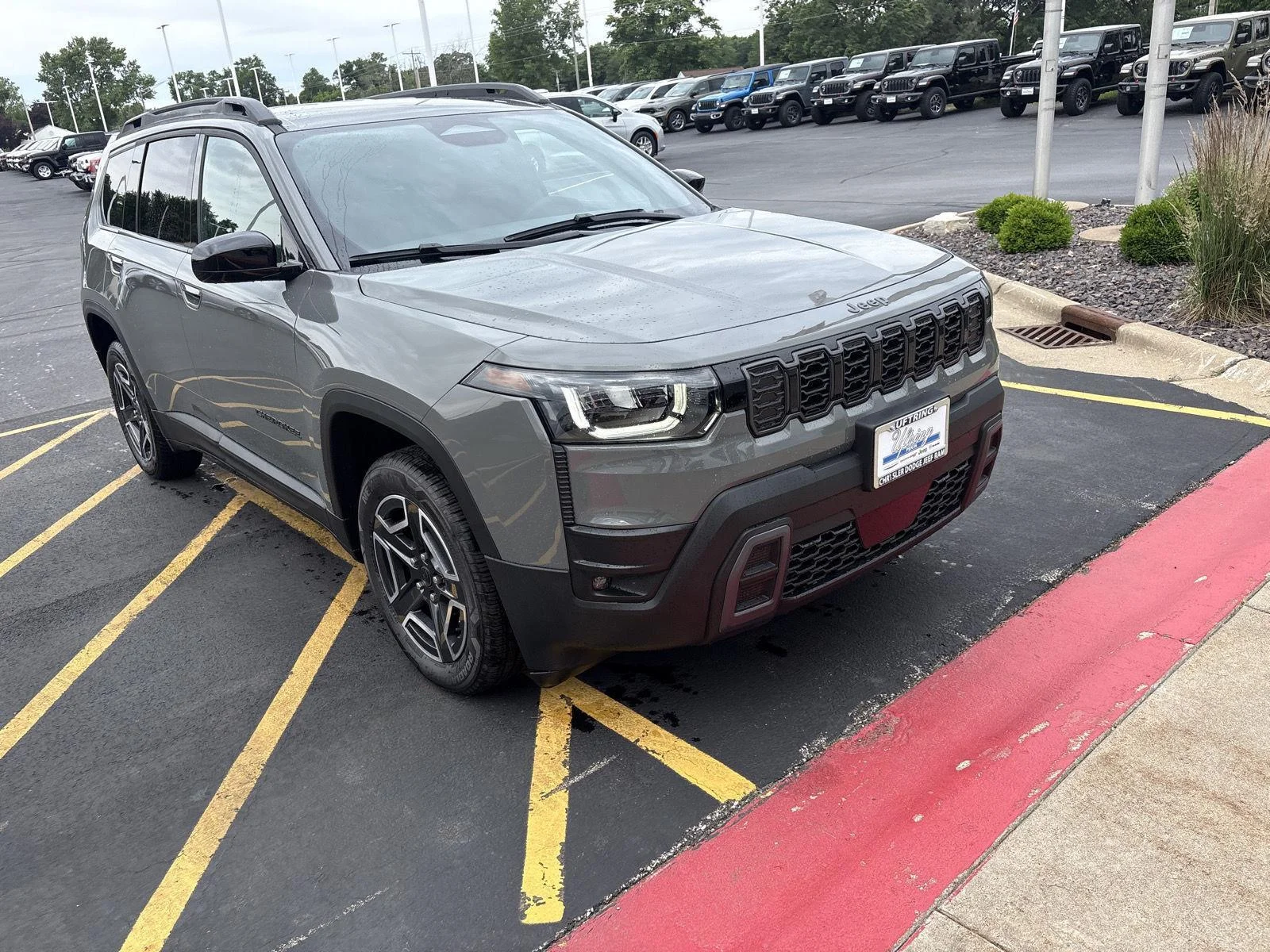 New 2026 Sting-Gray Clearcoat Jeep Laredo image 4