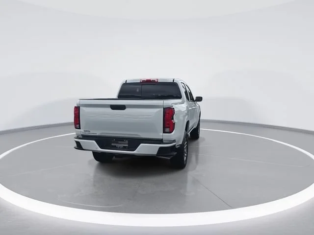 Used 2026 Summit White Chevrolet LT image 7