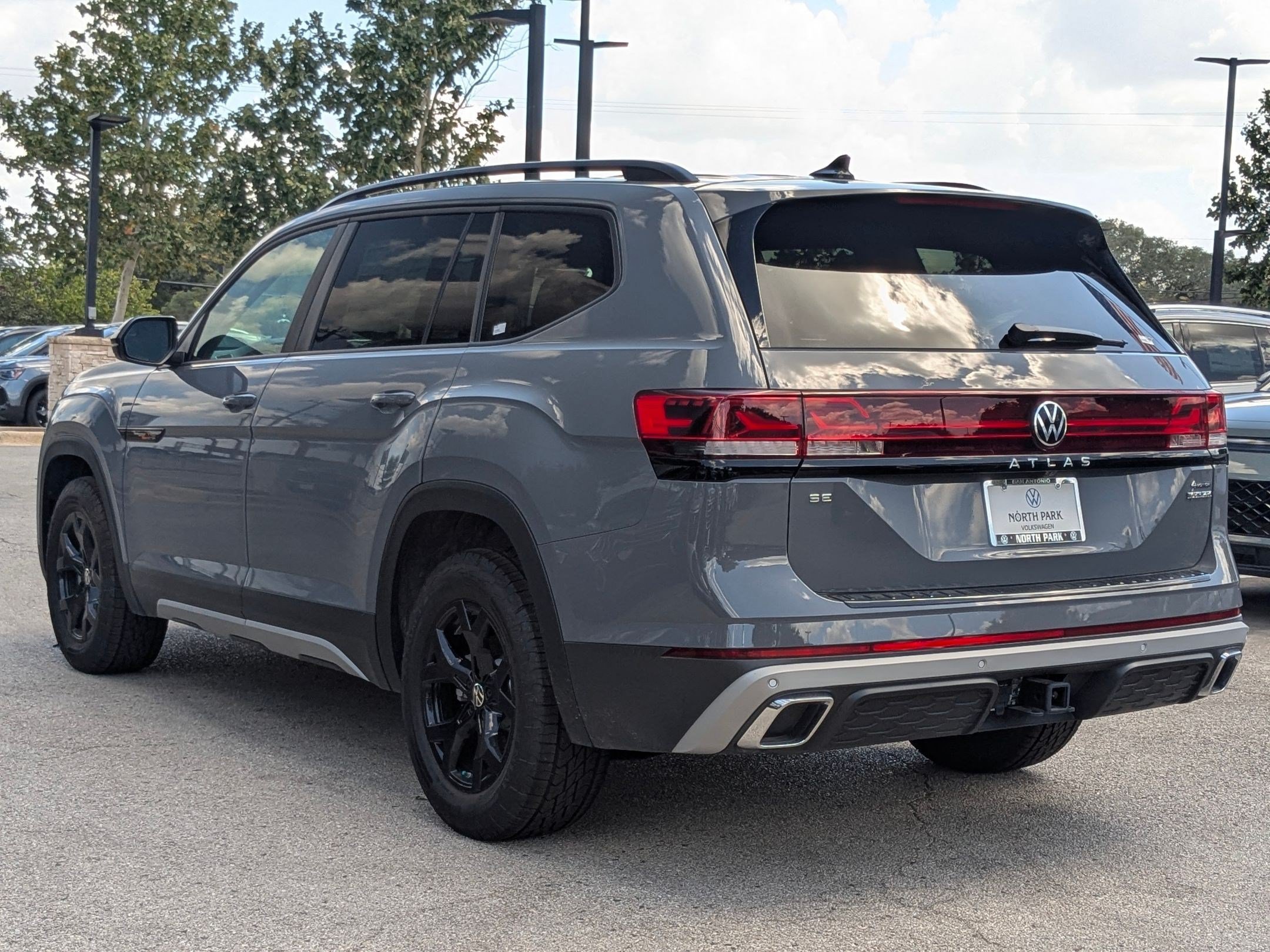 New 2026 Pure Gray Metallic Volkswagen 2.0T Peak Edition image 3