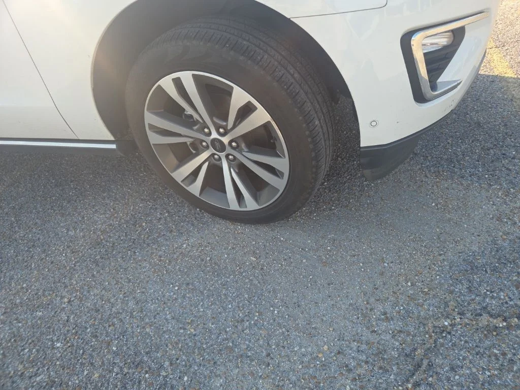 Used 2021 White Metallic Ford Limited image 14