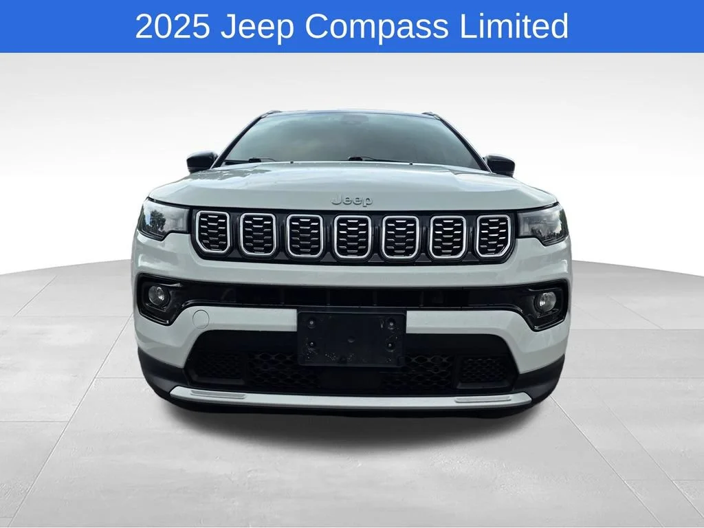 Used 2025 White Jeep Limited 4x4 image 9