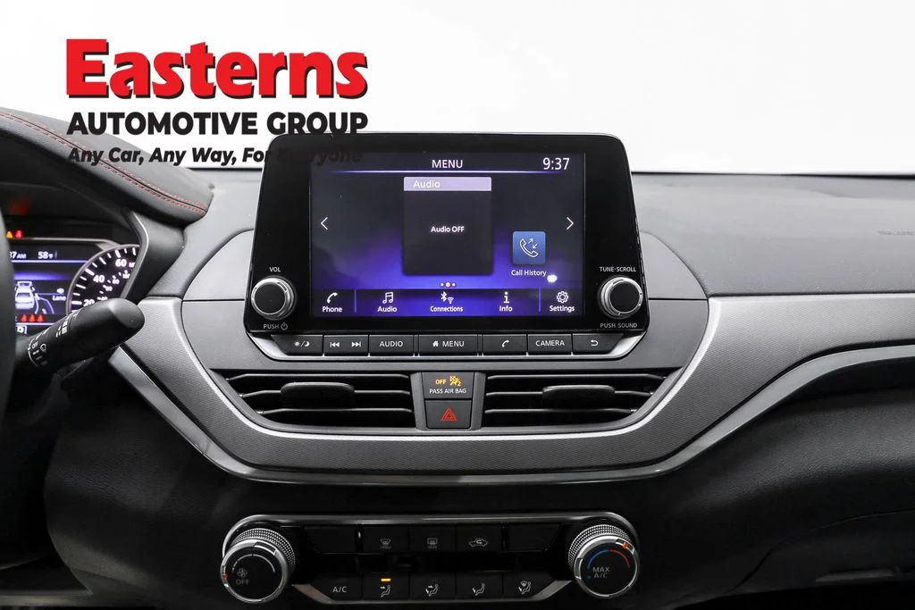 Used 2023 Silver Nissan 2.5 SR image 12