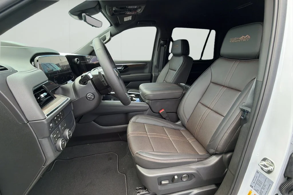 New 2026 Polar White Tricoat Chevrolet High Country image 18