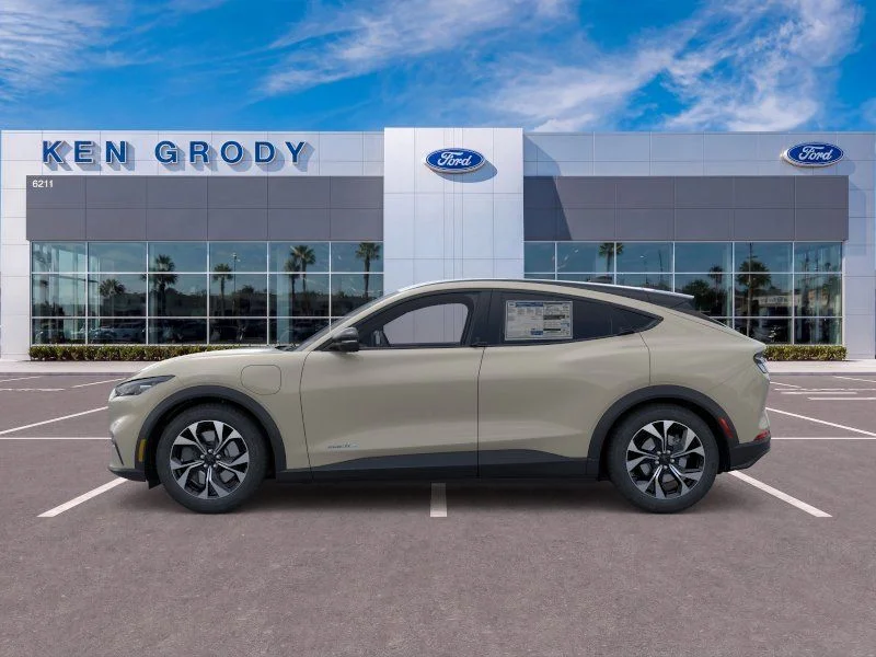 New 2026 Desert Sand Ford Select image 4