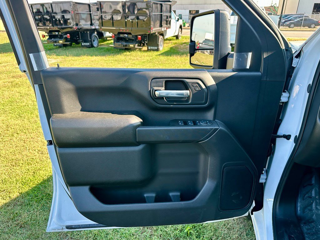 2026 GMC Sierra 3500 Chassis Cab Pro - Photo 12