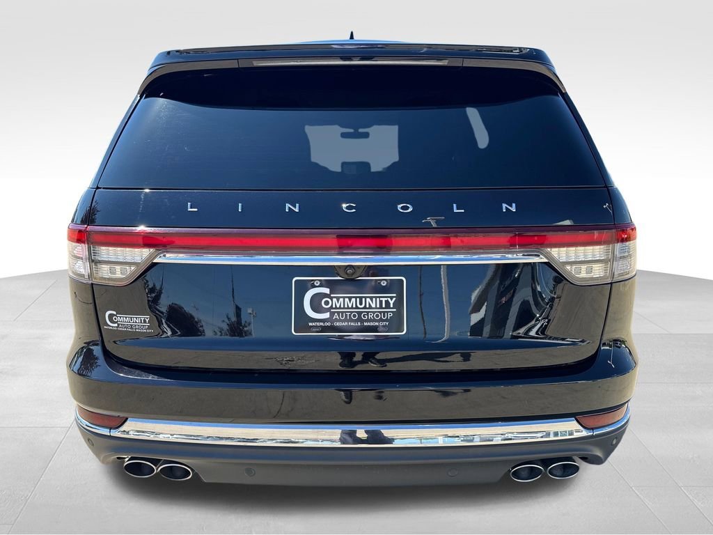 Used 2023 Black Lincoln Reserve image 4