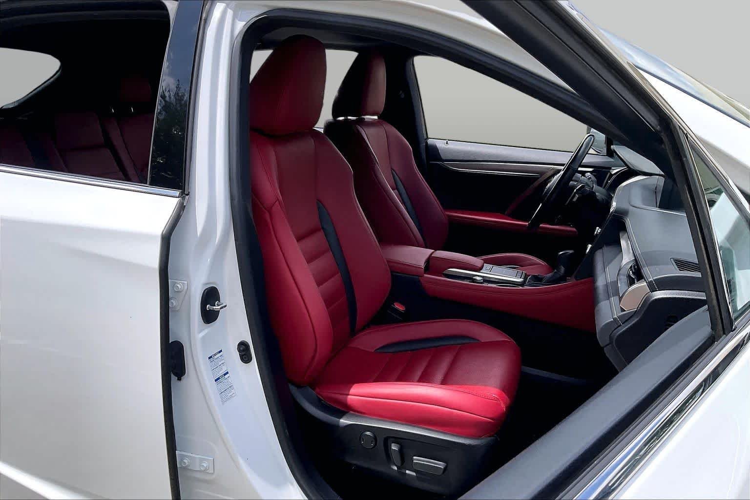 Used 2022 Ultra White Lexus F SPORT Handling image 16