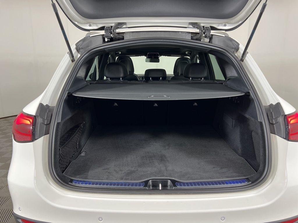 Certified Used 2025 Polar White Mercedes-Benz GLC 300 image 15