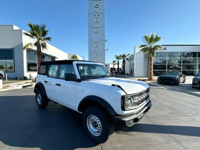 2025 Ford Bronco Base 4x4's photo