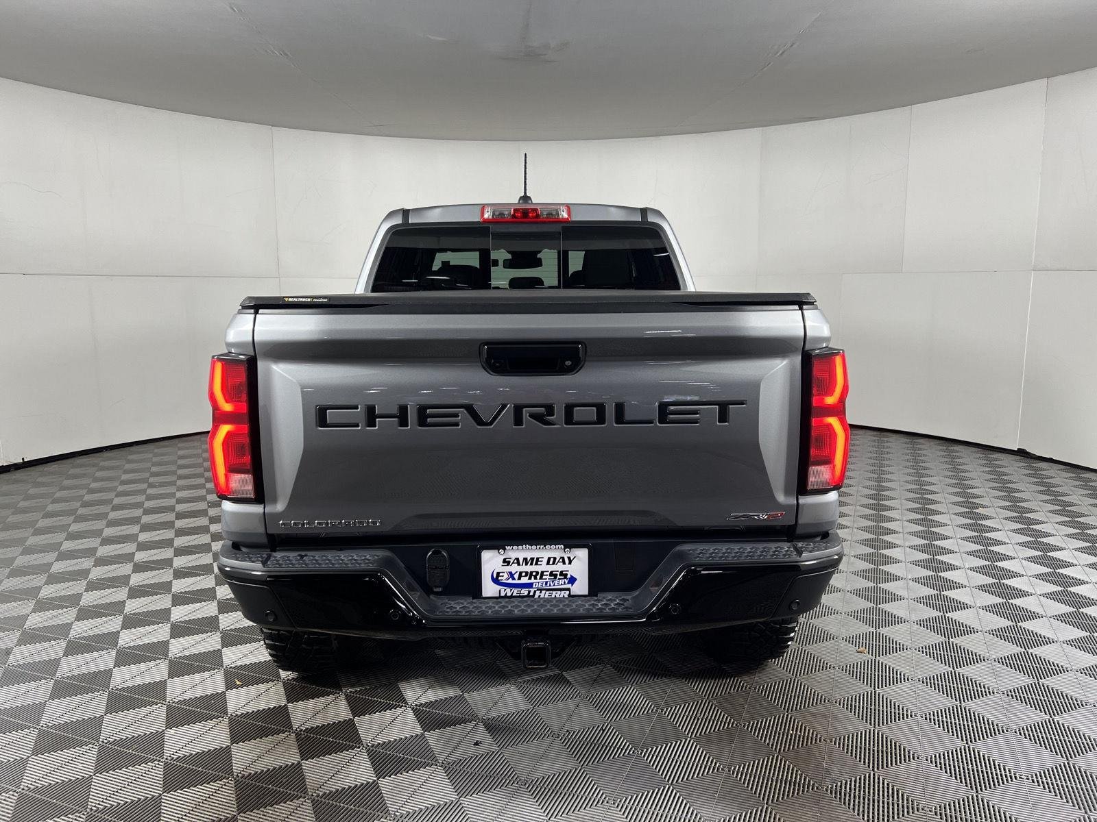 Used 2024 Sterling Gray Metallic Chevrolet ZR2 image 24