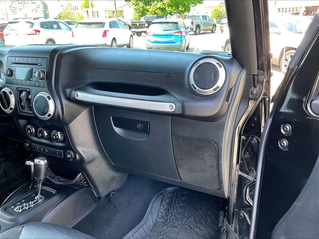 Used 2015 Black Jeep Unlimited Freedom Edition image 13