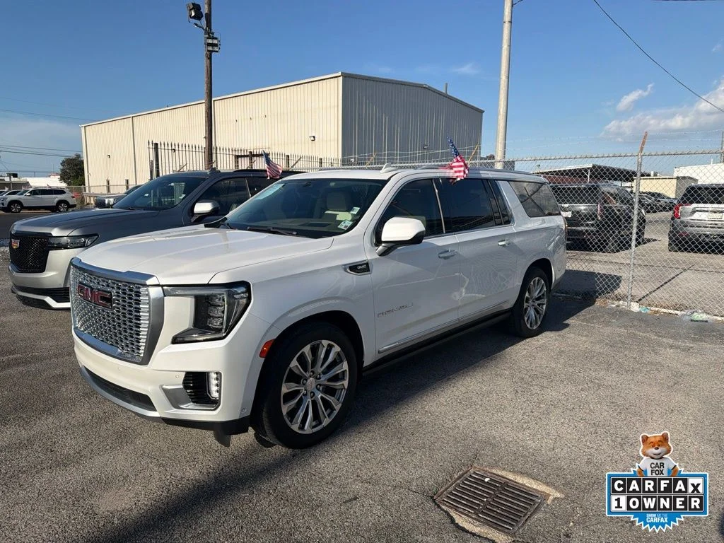 Used 2023 White GMC Denali image 1