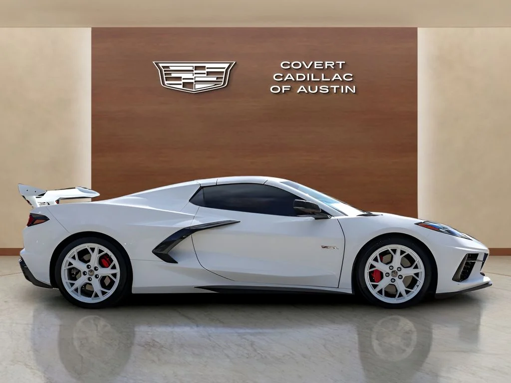 Used 2021 White Chevrolet Stingray image 5