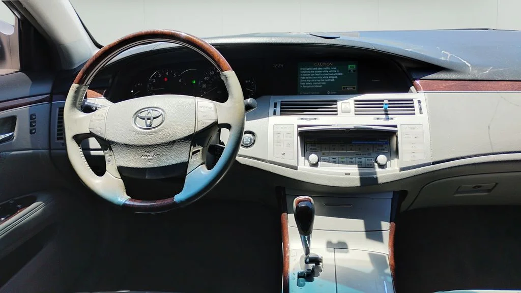 Used 2010 Silver Toyota LTD image 9