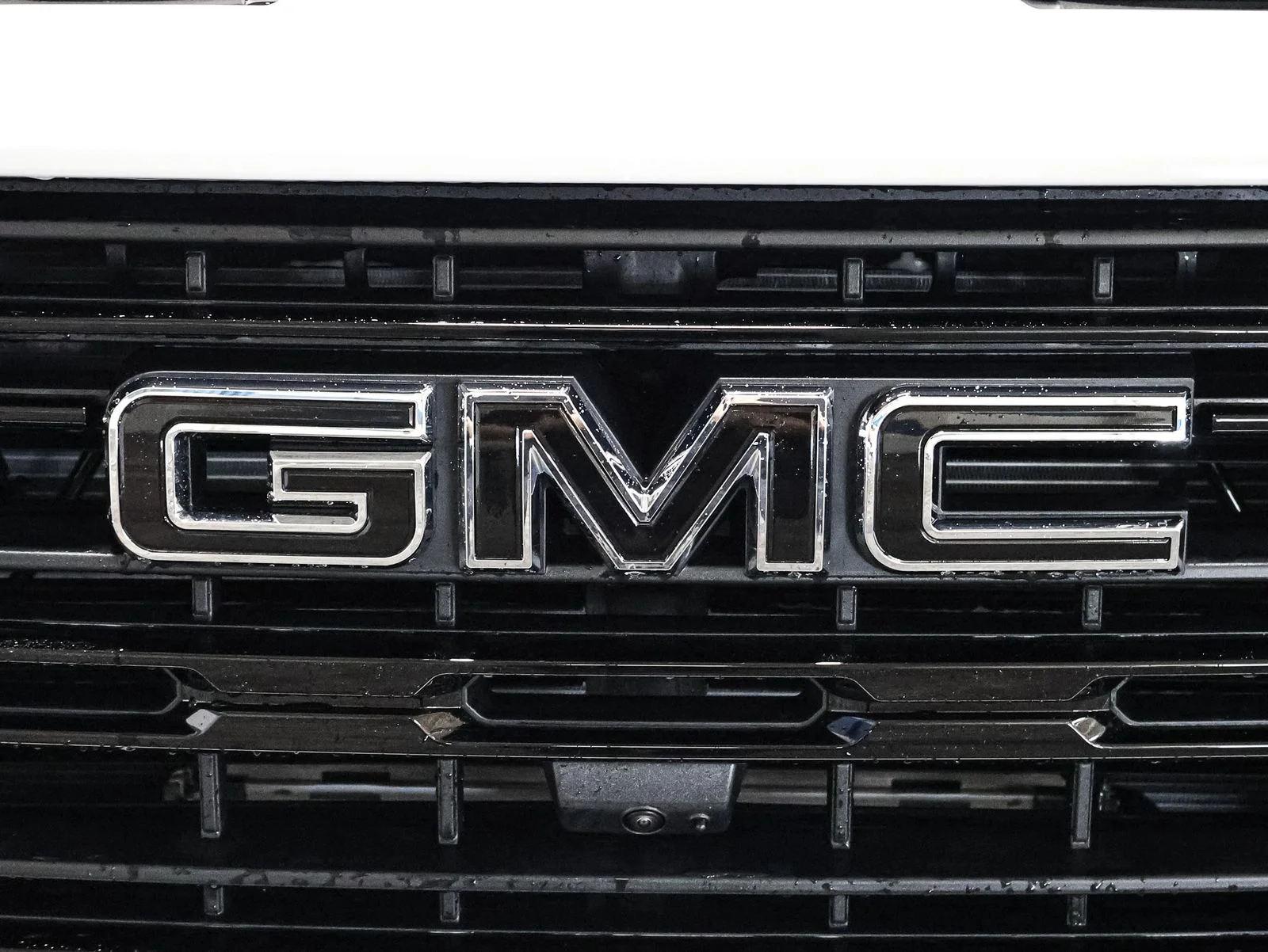 New 2026 White GMC Elevation image 13