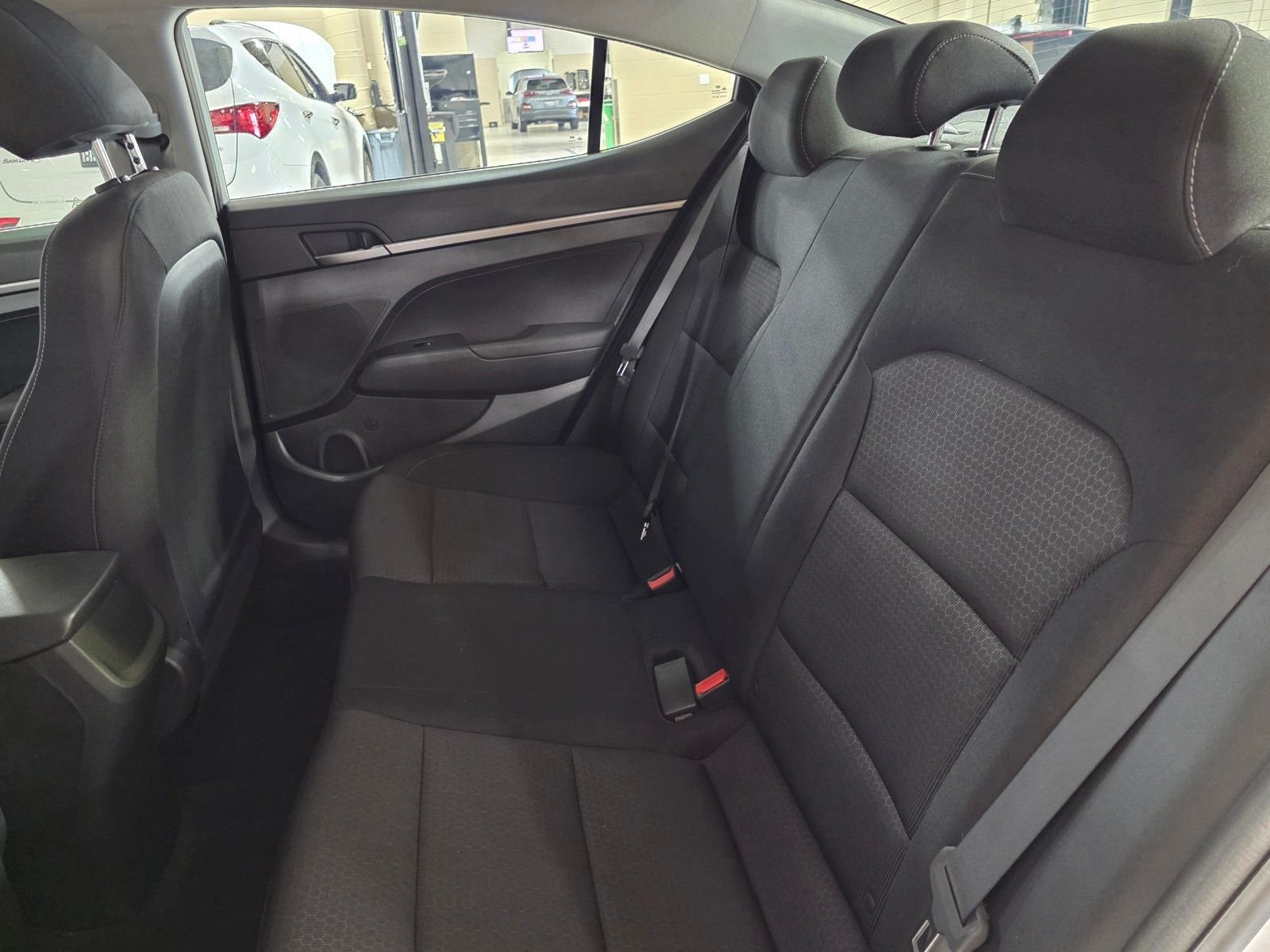 Used 2018 Quartz White Pearl Hyundai SE image 14