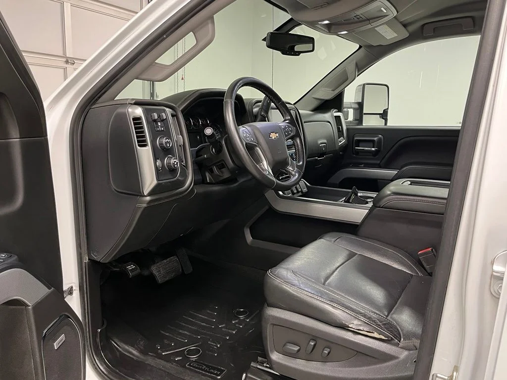 Used 2018 White Chevrolet LTZ image 20