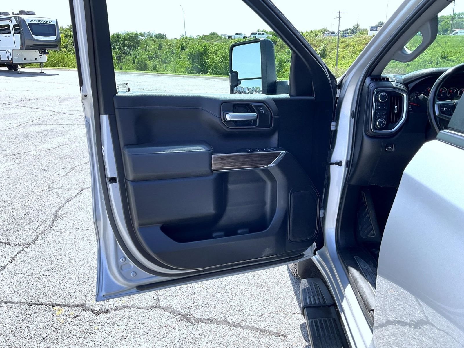 Used 2021 Silver Chevrolet RST image 9